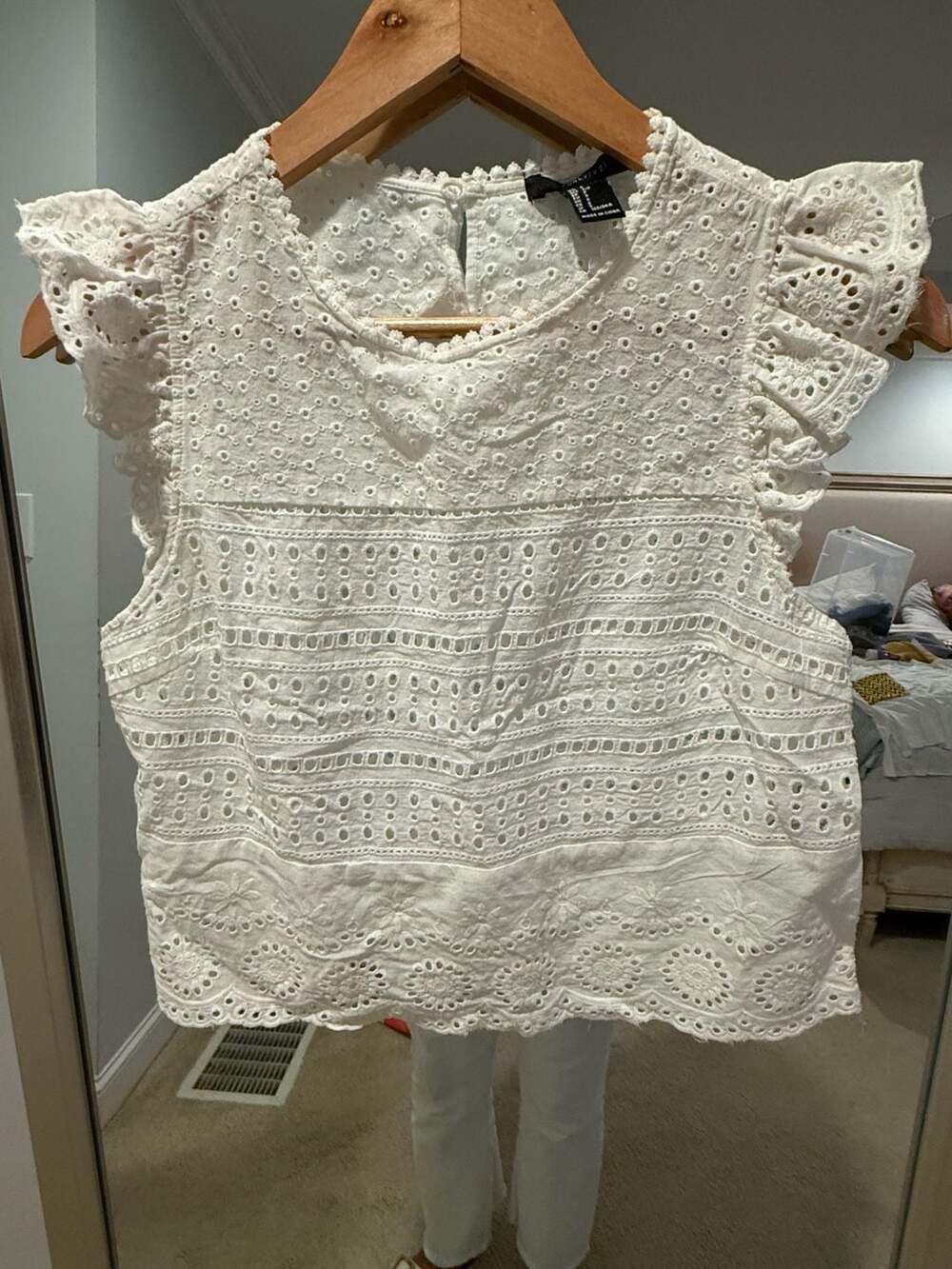 Forever 21 White Eyelet Ruffle Cap Sleeve Crop Top